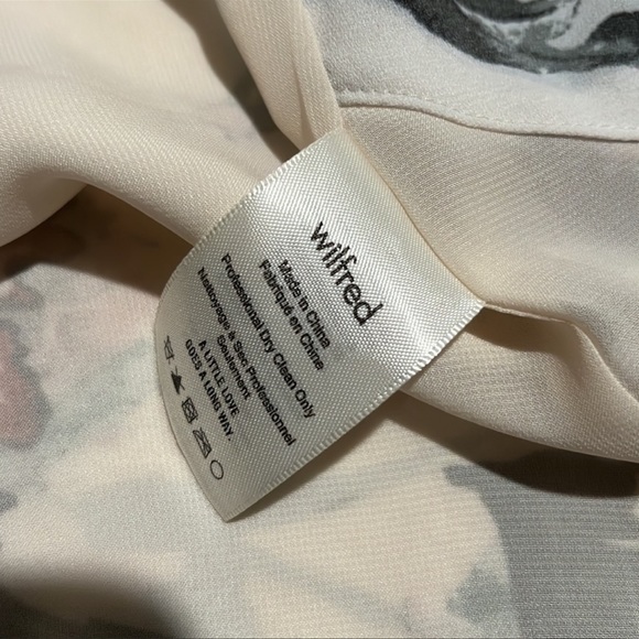 *SOLD* Aritzia Wilfred Astere Wrap Dress - Picture 7 of 7